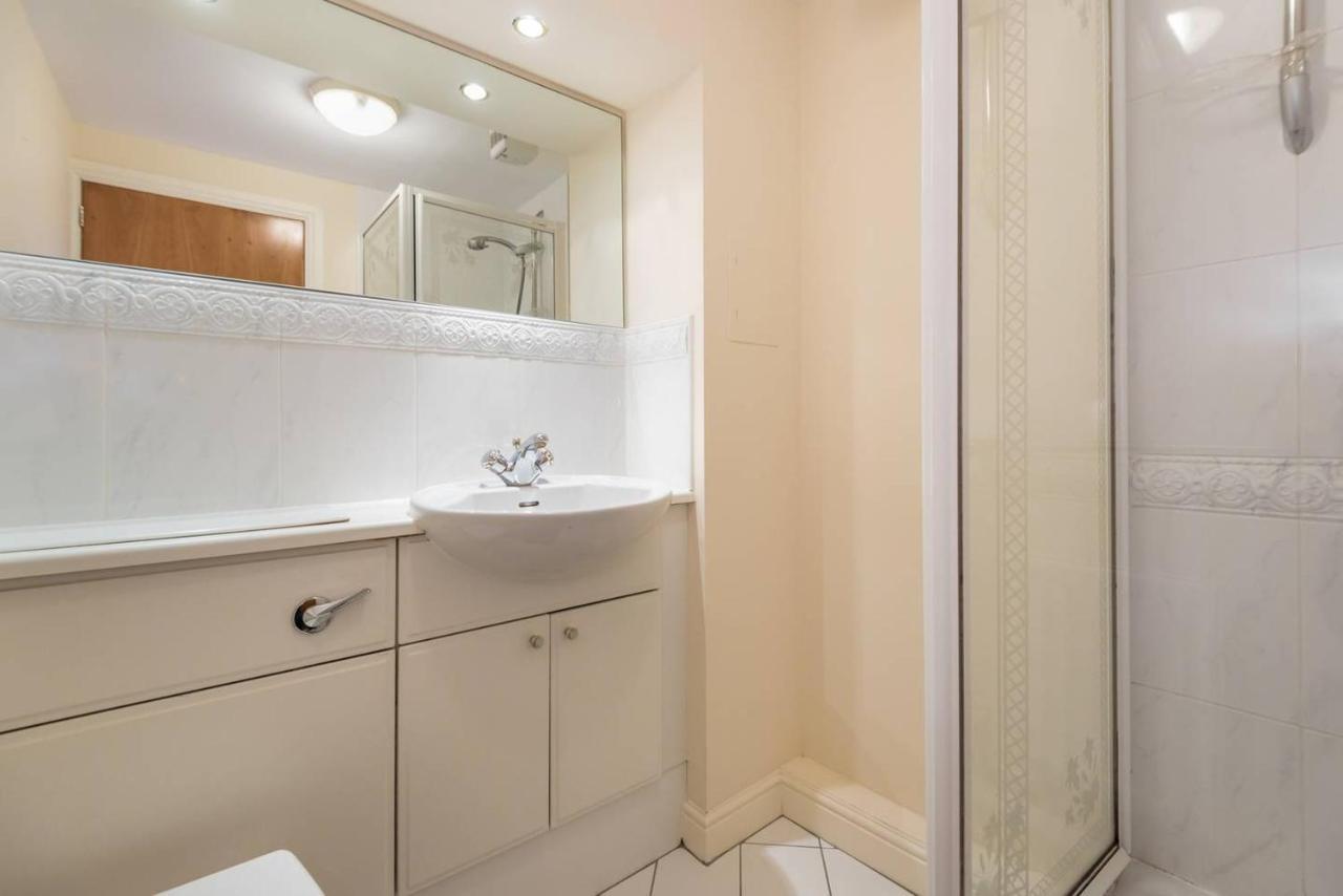 Joivy Old Town Apartment With Parking Close To Royal Mile เอดินบะระ ภายนอก รูปภาพ